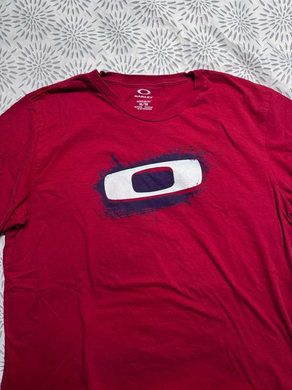 Oakley T-Shirt Size XL Red Regular Fit Big Logo Graphic Tee